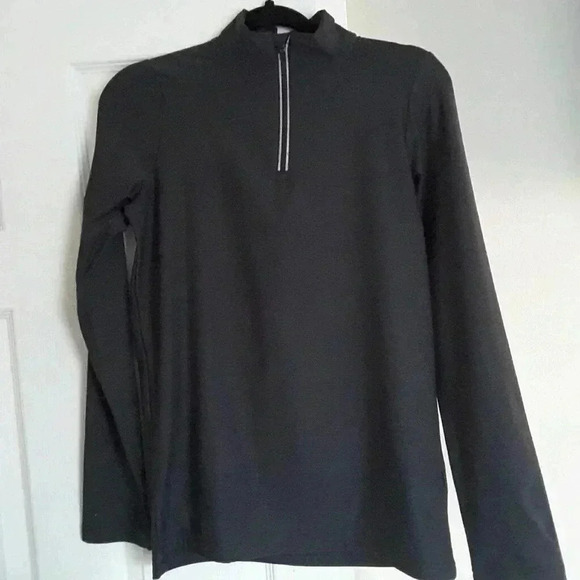 Umbro Other - UMBRO XL long sleeve Boys new with tags size 16-18